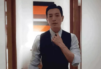 糊了22年，他终于凭借“性张力”火了