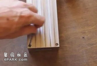 为戒手机瘾 小哥设计5斤重手机壳 网友:怕砸死