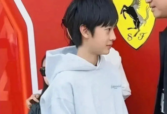 孙俪儿子帅到认不出！年仅14岁1米7又瘦又高，五官深邃帅过邓超