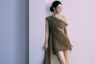 赵丽颖化身“金色神女”！穿斜肩鎏金流苏短裙，如披一缕落日熔金