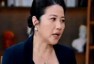 52岁影后颜丙燕正式官宣恋情，自曝情迷小20岁男友，两人曾被误认为母子