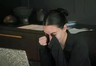 金·卡戴珊自曝患脑动脉瘤 或因与侃爷离婚压力引发
