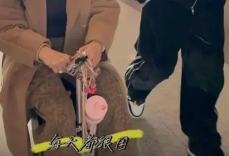 55岁钟丽缇疑为拼四胎体重暴增，小老公全程黑面，被传拒绝其再生