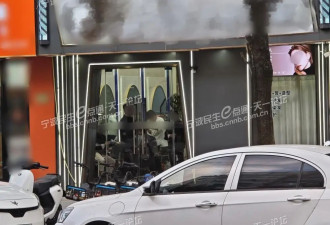 男子剪头花了6万元 店员说头上有虫卵用了30支药