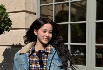 VOGUE盛典欧阳娜娜一袭绿裙美到失语，私服却大相径庭，玩转复古主义