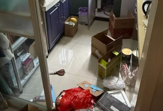 为家中老人做“断舍离”：厨房里收拾出384个塑料袋