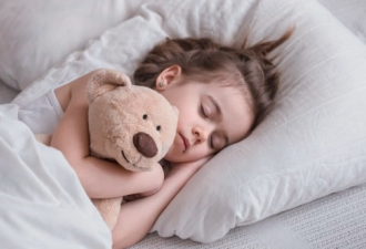 睡不安稳 越睡越累？6样物品赶紧从卧室中拿开