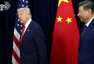 川普拍了习近平两下：这不好
