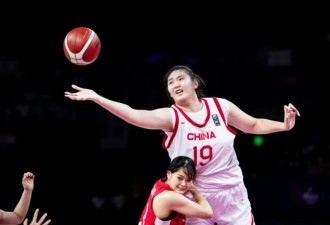 中国女篮麻烦了 日本队或归化超级内线