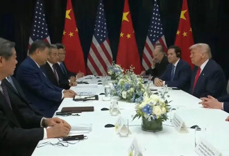 川普在习近平耳边说悄悄话，习未回应