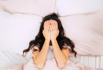 以为助眠 其实是“失眠帮凶”的 5 个习惯