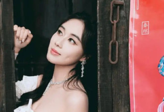 赌王小女儿现身韩国出席APEC峰会！大晒工作照！