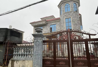 “网红被蛇咬放弃救治后失联”疑云：已被公安机关带走