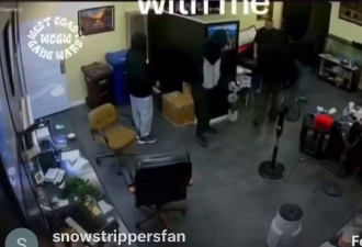 店主关门开枪! 加州5匪持枪抢金店遭反杀 2死3伤