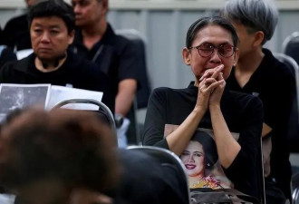 王太后去世 泰王的新宠们拉开战幕 后宫权力重组