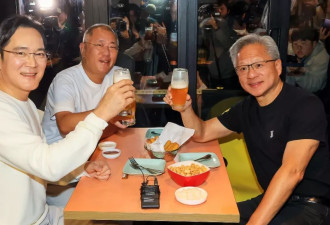 黄仁勋一顿炸鸡，韩国“鸡肉股”爆了