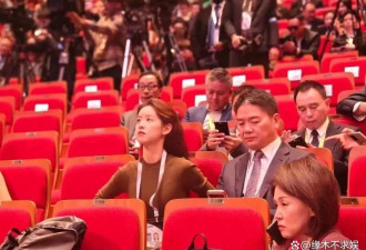 章泽天被曝和刘强东冷战后续：太像离婚后的大S！
