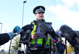英国列车砍人案 警方排除恐怖主义？