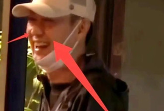 辛柏青带17岁女儿寺庙祈福！父女俩一直牵着手，李乃文也陪在身边