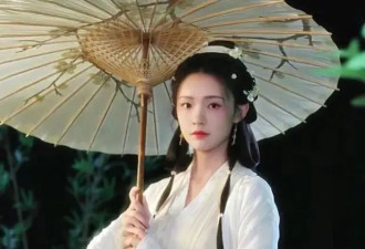 她19岁因美貌走红 3部古装都演绝世美人