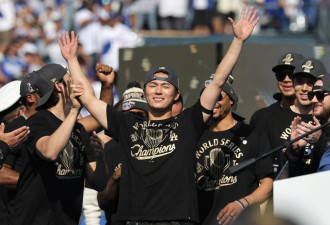 道奇封王游行 山本由伸英语致词 全场沸腾