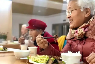 “吃饭七分饱”不对了？长寿老人都这样吃饭