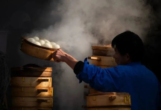 40年记录中国,英国摄影大师为什么执迷包子,白酒?