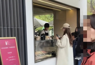 太古里偶遇马筱梅，带着俩孩子买冰激凌，小玥儿神态神似大S！