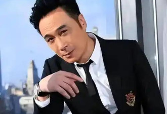 63岁吴镇宇刷老年卡被疑冒领,掏身份证后全场懵了