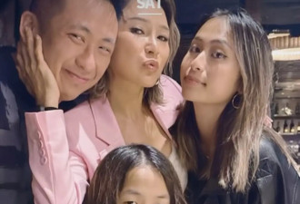 洗米嫂45岁生日全家聚会，娘家人罕见现身，姐妹同框长得都像母亲