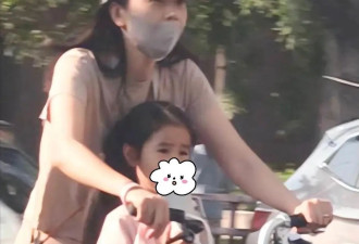 46岁高圆圆活动生图：脸上褶子多含胸驼背，她身边整容脸网红惊艳