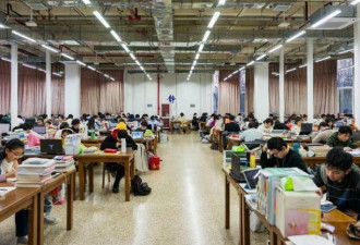 中国大批学生感叹 大学比高中还辛苦