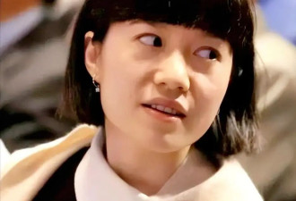49岁翁帆成清华讲师，独自别墅生活续写书籍，穿搭黑衫尽显低调