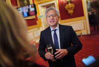 黄仁勋：中国仅落后几纳秒，美国保持优势很重要