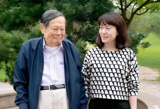 杨振宁逝世半月,翁帆独守“归根居”,近况如何？