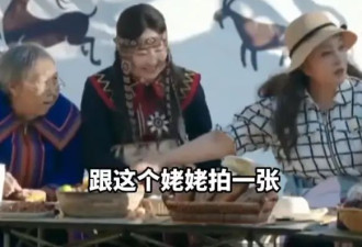 75岁刘晓庆被50后粉丝认出：我看过你演的《小花》