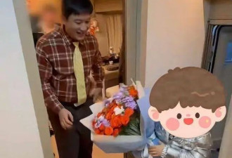 杨颖送8岁小海绵找爸爸，黄晓明亲儿子额头，父子一起练字超有爱