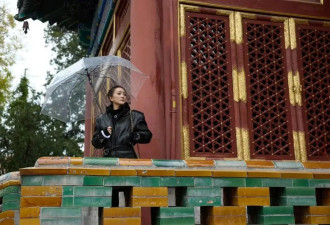 巩俐、郭晶晶再次“世纪同框”！“地母系”美人气质有多绝？