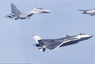 中国空军首次发布“有人+无人”协同画面