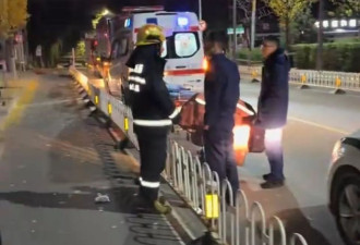 男子凌晨吊挂万伏高压电杆支架，目击者称疑似醉酒