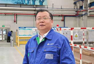 “虽然不理解但照做”大叔走红，本人回应