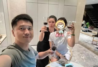 40岁李小萌分享精美照！肤色光滑显年轻