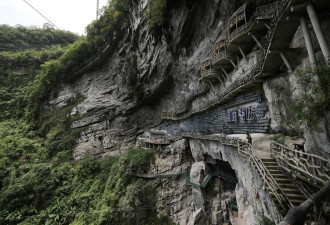 中国3处“奇观中的憩境”：悬崖上的书店如“藏经阁”