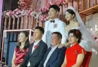 闫学晶带病直播，恶心想吐无法站立，面容憔悴，只能由儿子代劳