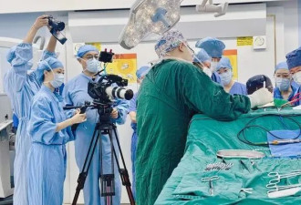 国内首位半侵入式脑机接口受试者受访：能握汤匙