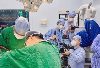 国内首位半侵入式脑机接口受试者受访：能握汤匙
