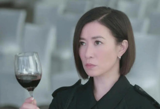 《新闻女王2》滤镜太猛？网友称过度磨皮和美白！黄宗泽白到没皱纹！