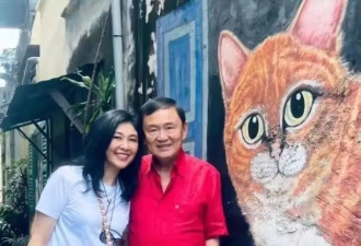 58岁英拉真胖不少！和哥哥吃路边摊没架子