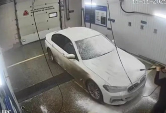这是洗车还是车震？视频要看完 车子震动地很厉害
