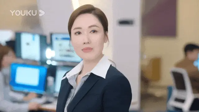 从百元到大牌，《新闻女王2》的职场穿搭，每种预算都能找到参考